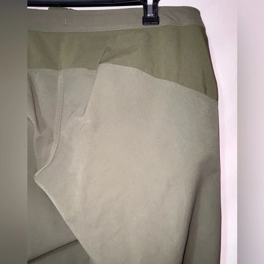 The North Face Olive Green Hiking Pants with Red Drawstrings - Picture 8 of 12
